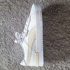Puma Jada Renew Sneakers Size 9, White and Tan, New w/o tags